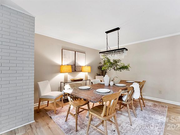 4th image of 3013 Southampton Cir