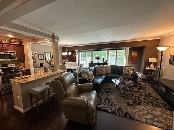 3rd image of 340 Concord Pl APT 3