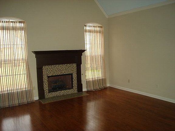 2nd image of 1148 L H Polk St