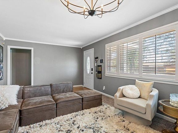 5th image of 117 Linda Ln