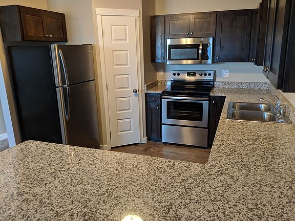 3rd image of 2833 Murwood