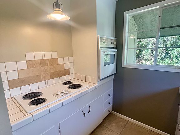Full kitchen (stove, oven, and storage)