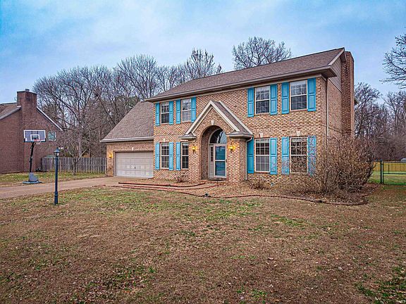 3rd image of 3116 Roselawn Dr