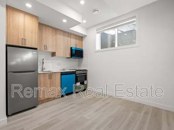 8004 5th St SW #Basement, Calgary, AB T2V 1C5
