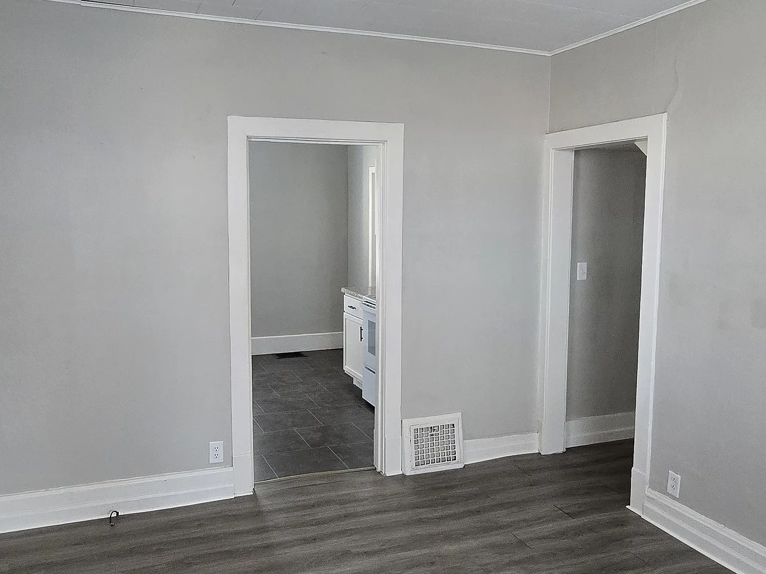 2 bed, 846 sqft, $1,200 — Photo 2