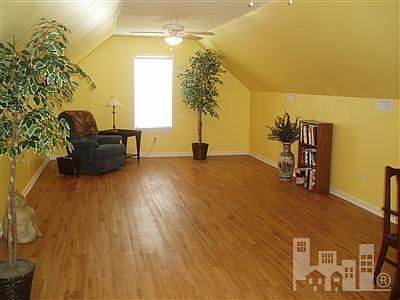 5th image of 1033 SE Maplechase Drive