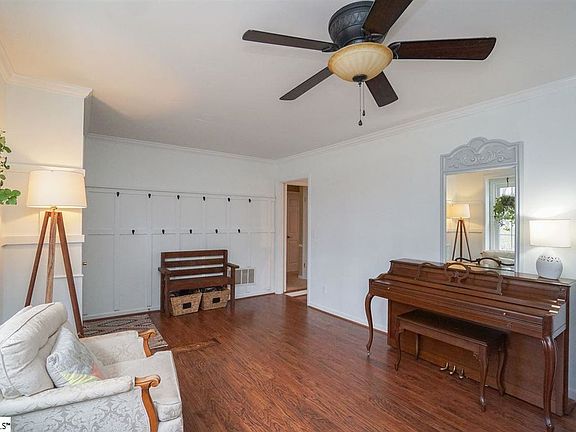 5th image of 16 Woodharbor Dr