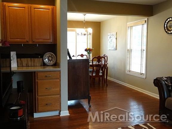 4th image of 23320 Edsel Ford Ct