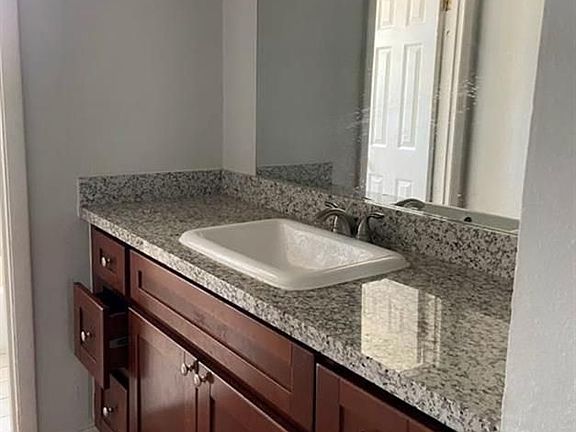 3rd image of 122 E Crosstimbers St #126