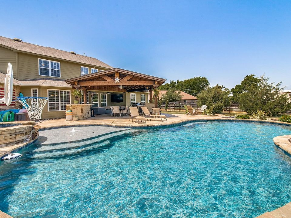 1st image of 395 Pecan Ct
