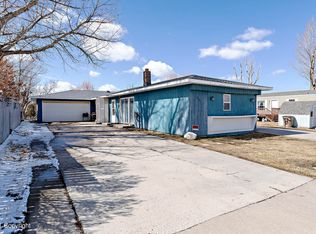 2200 Cheryl Ave, Gillette, WY 82718