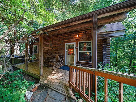 3rd image of 284 Simmons Ridge Rd