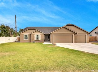 3135 W Peninsula Dr, Moses Lake, WA 98837