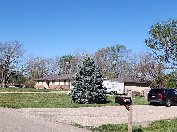 5th image of 3842 SE Howard Dr