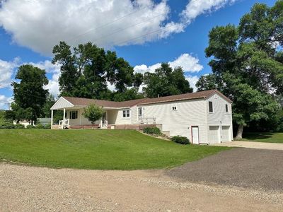 2220 73rd St NW, Minot, ND, 58703