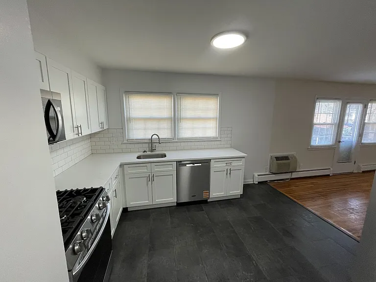 249 N Middletown Rd — Photo 22