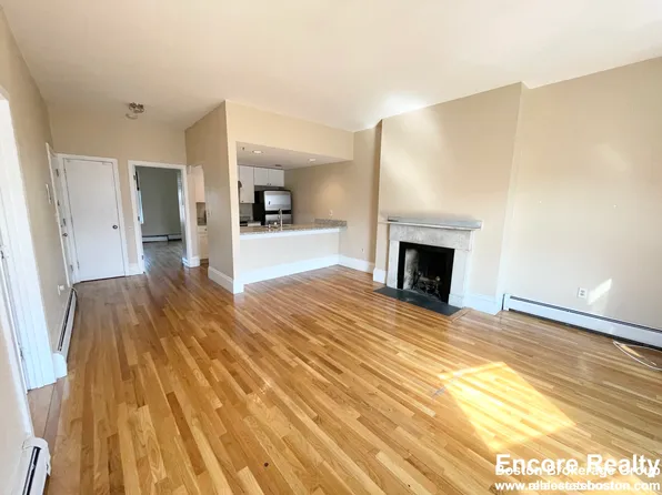 671 Massachusetts Ave APT 4, Boston, MA 02118