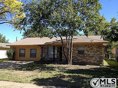 1st image of 2214 Newcastle Dr