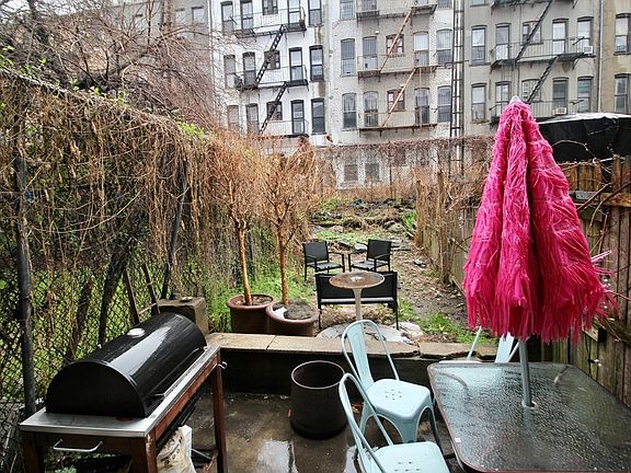 4th image of 312 Jefferson St APT 1L