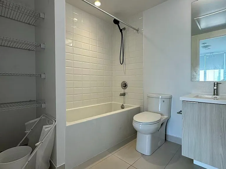 203 College St #1506 — Photo 13