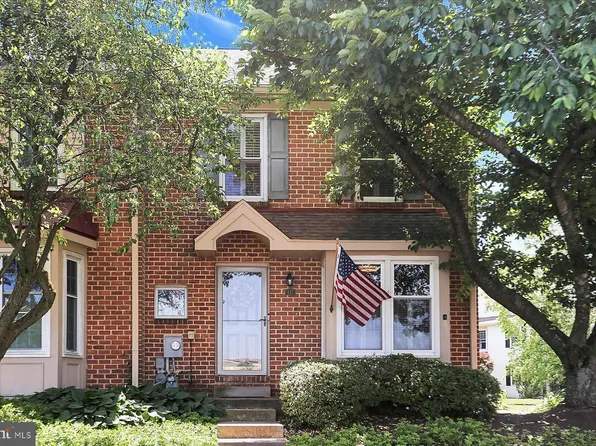 447 Oakmont Ct, Harleysville, PA 19438