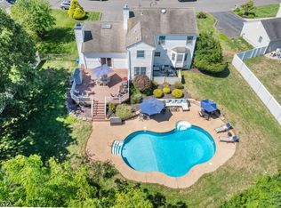 13 Ditmars Cir, Hillsborough, NJ 08844