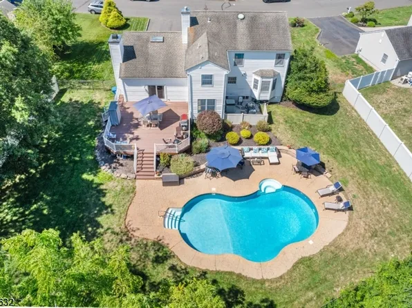 13 Ditmars Cir, Hillsborough Twp., NJ 08844