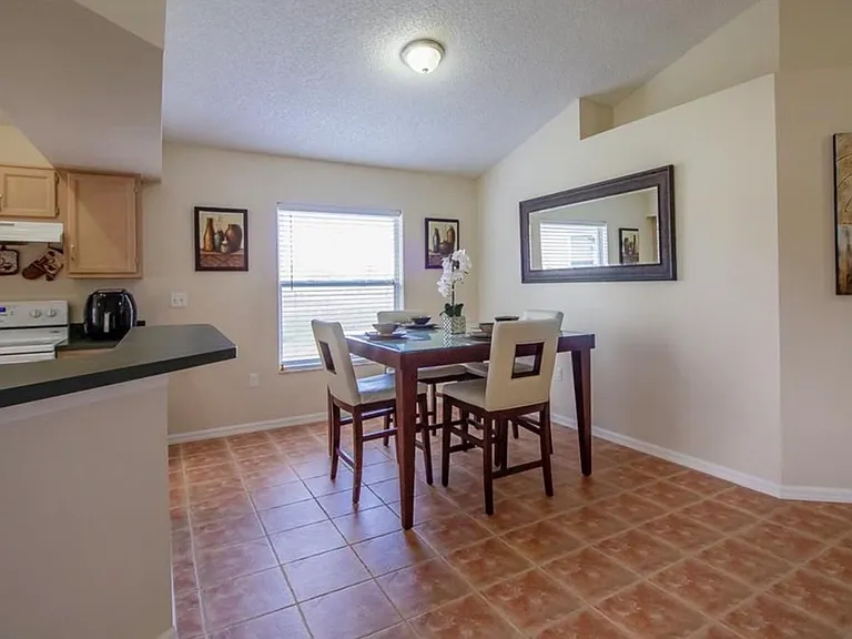 142 Harwood Cir — Photo 8