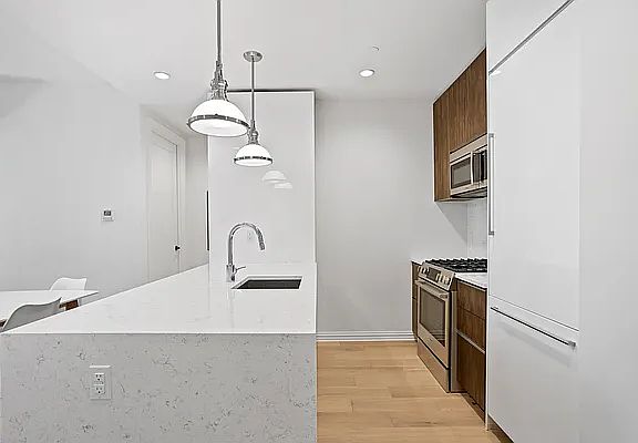 3rd image of 127 W 112th St #6A
