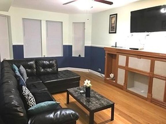 4th image of 3565 W Lyndale St APT 2E