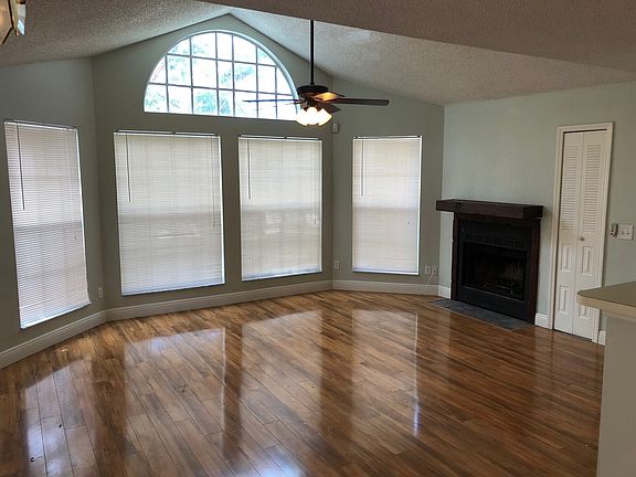 2nd image of 662 Youngstown Pkwy APT 199