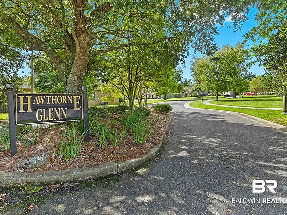 4th image of 134 Hawthorne Cir
