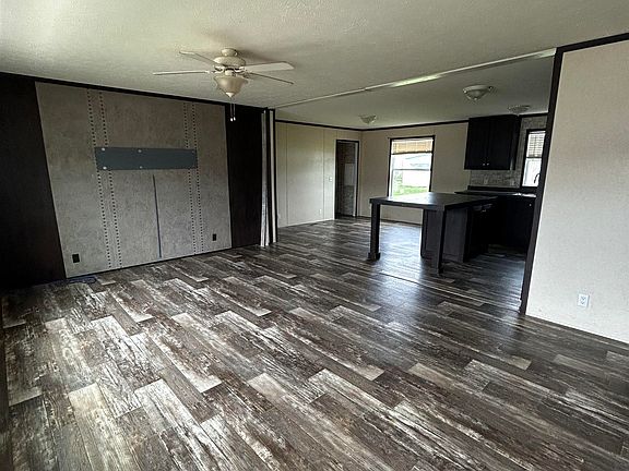 3rd image of 743 Morgan Dr