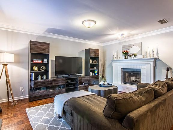3rd image of 4374 Ivy Glen Way SE