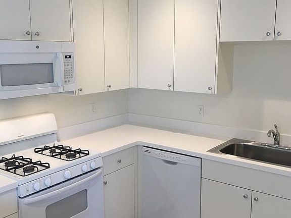 3rd image of 2217 Marin St APT B