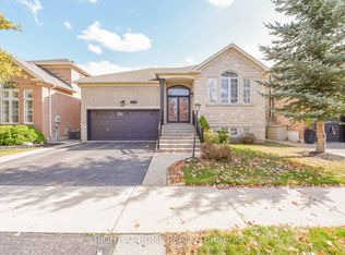 2229 Glazebrook Cir, Oakville, ON L6M5B5