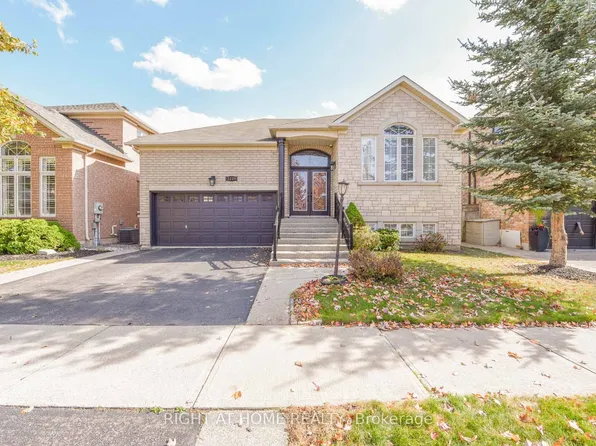 2229 Glazebrook Cir, Oakville, ON L6M 5B5