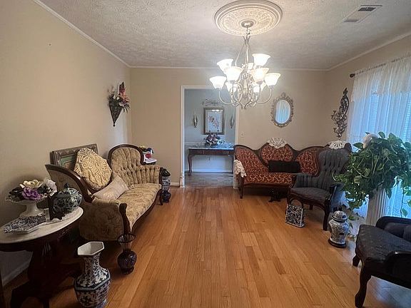 3rd image of 5363 Rockhurst Dr
