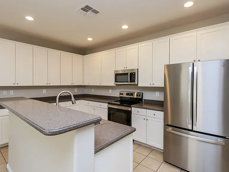 3829 E Kent Ave — Photo 7