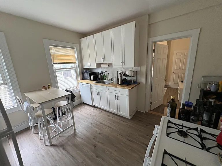278 Washington St — Photo 9