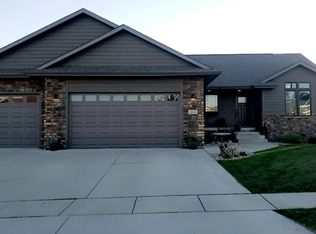 201 Blue Bell Dr, Brookings, SD 57006