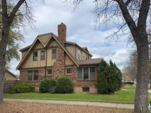 2229 2nd Ave W, Hibbing, MN 55746