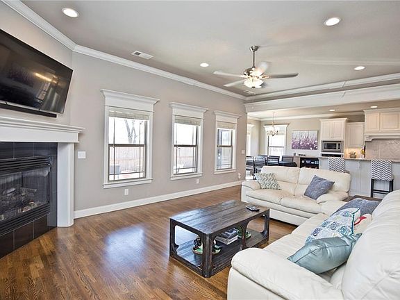 4th image of 6313 S 56th St