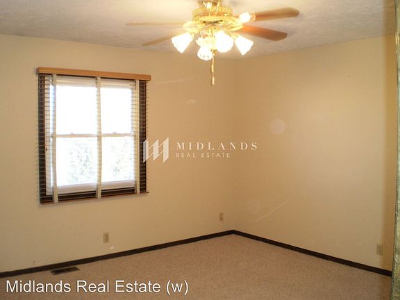 3rd image of 2112 Lucille Dr