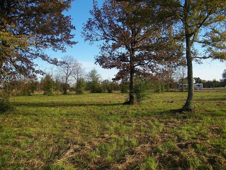 2nd image of 1075 N 4285th Rd