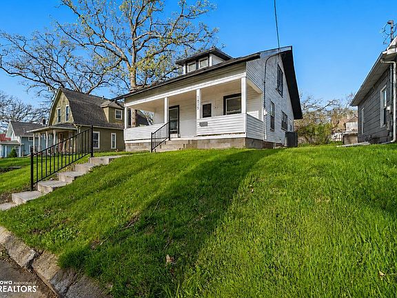 3rd image of 1519 32nd St