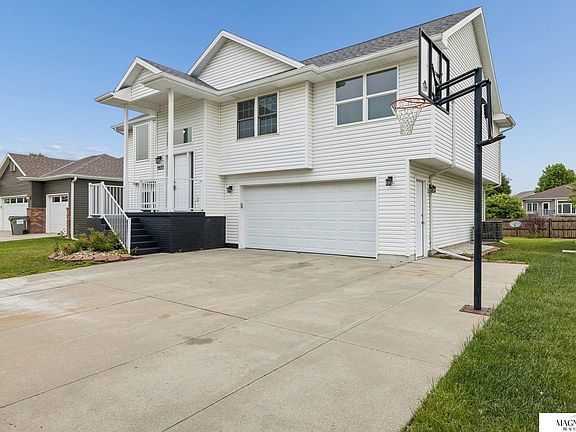 3rd image of 1820 Spring Meadow Dr