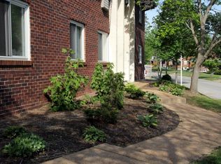 7469 Williams Ave, Saint Louis, MO 63117