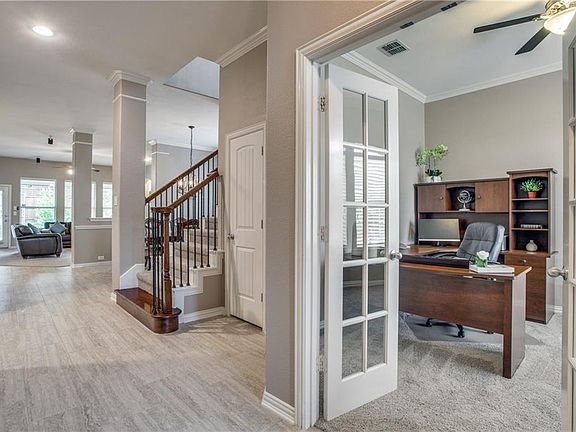 3rd image of 6729 Parker Creek Pl