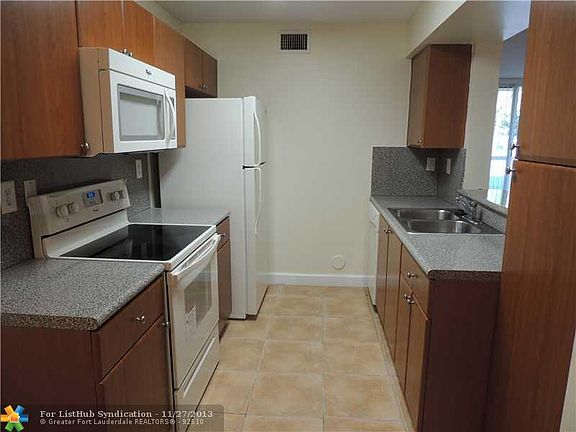 4th image of 4873 NW 97th Ct